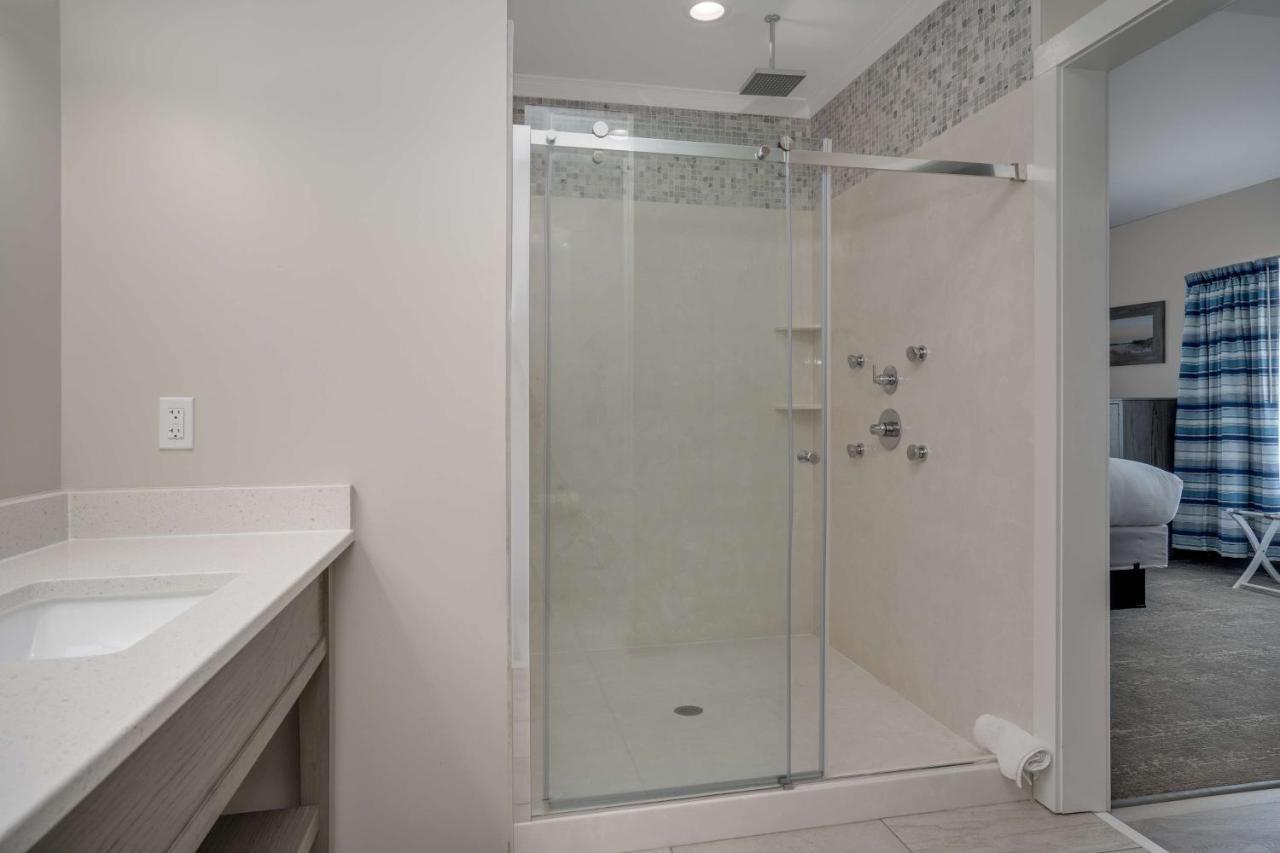 Lighthouse Suites - Best Western Signature Collection 에메랄드 아일 외부 사진